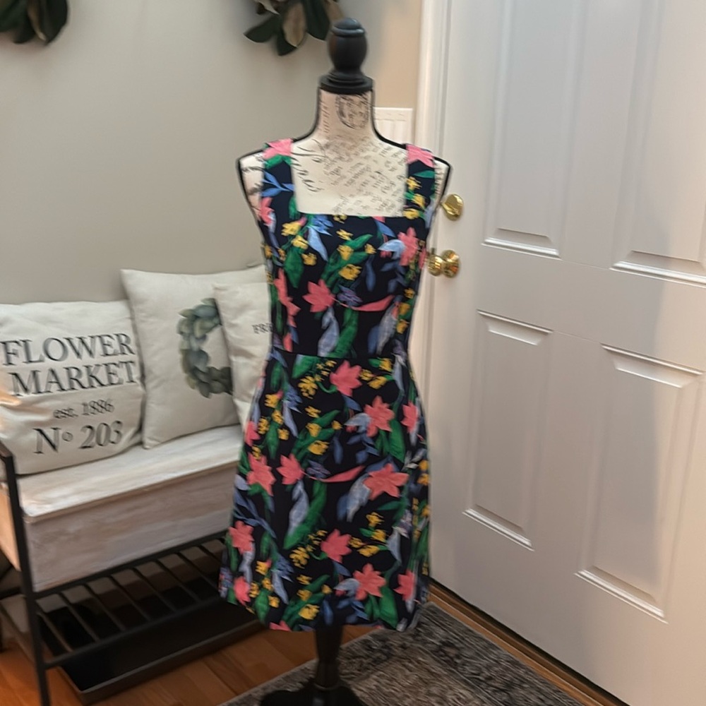 EUC J. Crew Floral Dress is size 6.